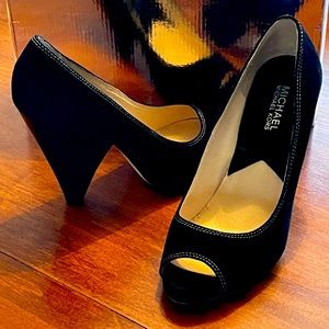 Formal Night Pumps! Beautiful!! Vintage looking!  Ran close to size 7-7.5